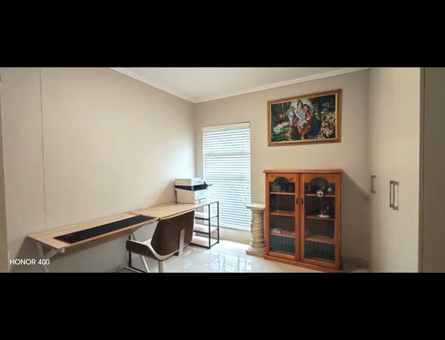 3 BEDROOM APARTMENT FOR SALE IN UMHLANGA RIDGE